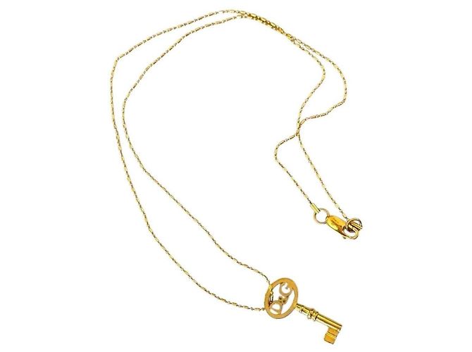 Colar DOLCE & GABBANA em aço dourado com chave 'da felicidade'