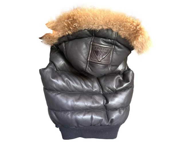 Black sleeveless Pyrenex