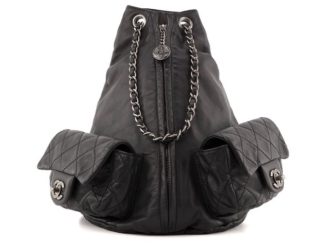 CHANEL - Zaino Multipocket Chanel in pelle nera Nero