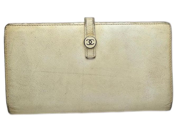 Vintage Chanel Leather Wallet White