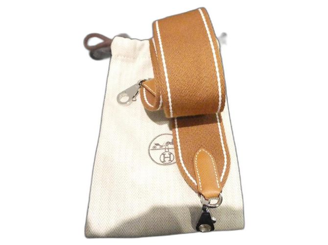 nueva correa Hermès nunca usada en lona dorada longitud 90cms Marrón claro