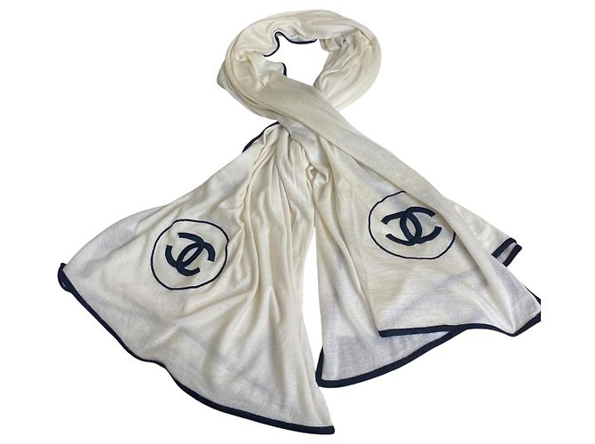 Chanel XL Marfil Negro Cachemira Chal Bufanda Doble CC Beige