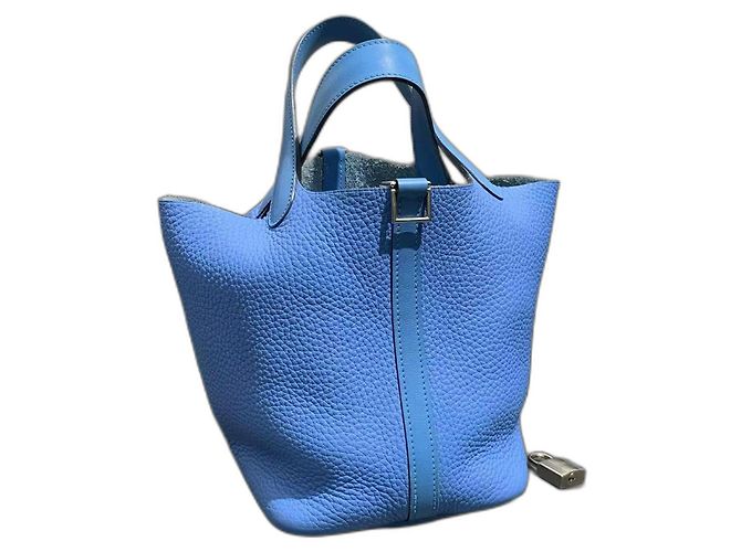 Bolsa Hermès Picotin Lock 18 em couro Clemence azul
