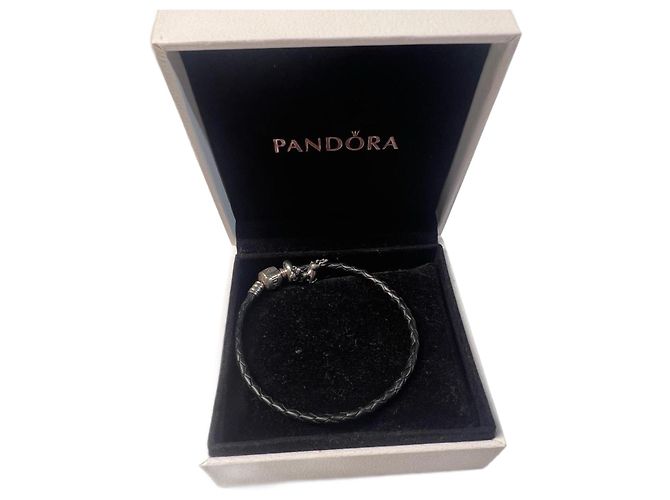 Pulseira de couro trançado preto Pandora com pingentes
