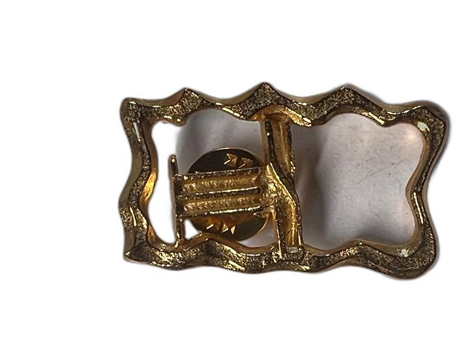 Torrente flag shaped brooch gold metal Golden