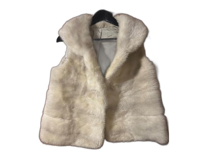 inconnue Nerzweste Beige Aus weiß