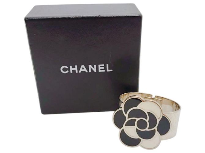 Pulseira Bangle Chanel 98P Camélia Metal Preto e Branco