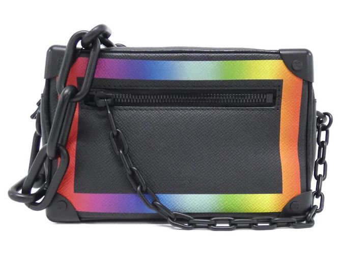 Borsa a Spalla Mini Soft Trunk Taiga Rainbow di Louis Vuitton Nero