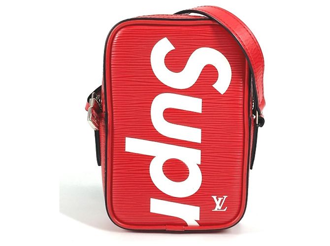 Bolsa Pochette em Couro Epi Louis Vuitton Branco Vermelho