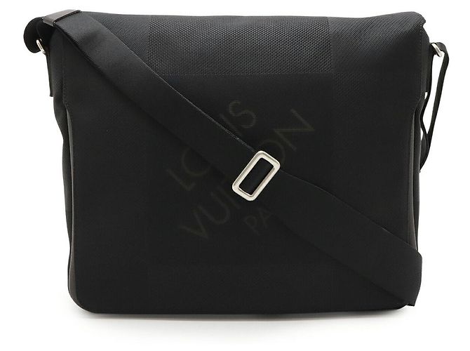 Bolso mensajero de lona Damier Geant Louis Vuitton Negro