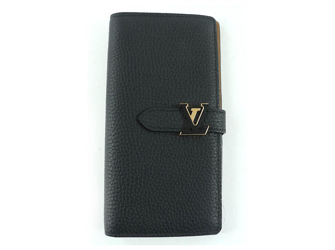 Louis Vuitton Capucines Taurillon Clemence Vertical Wallet Black