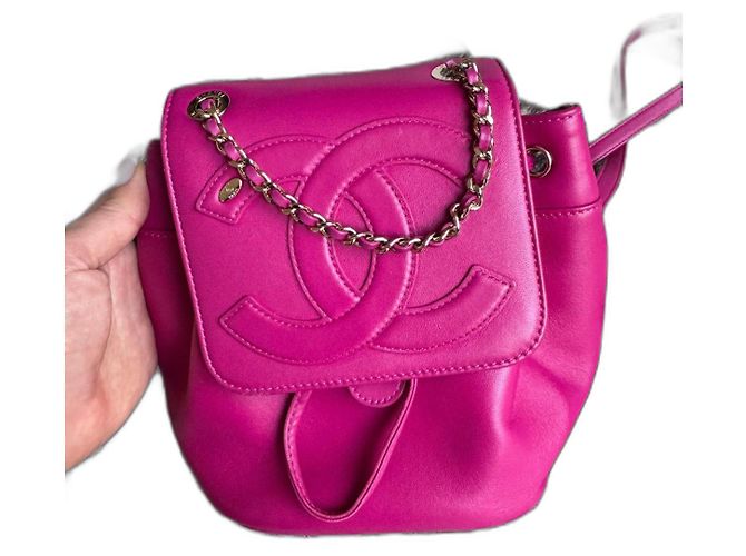 Mochila Chanel de piel rosa