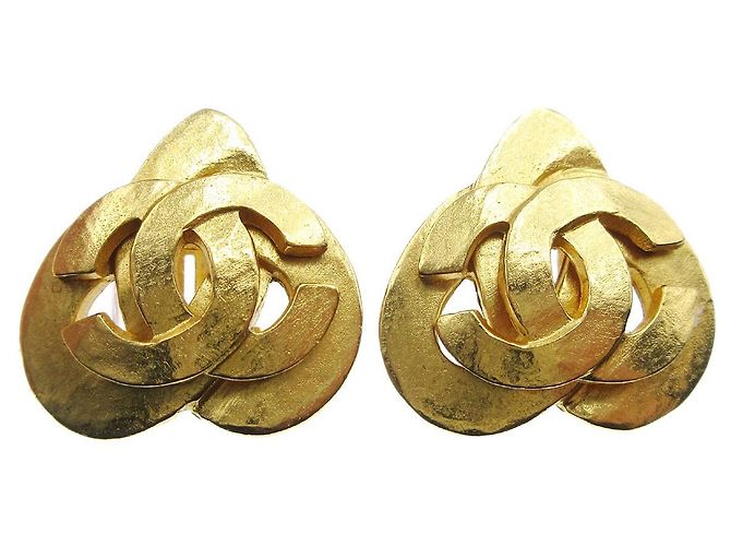Cuore placcato oro con logo CC di Chanel D'oro