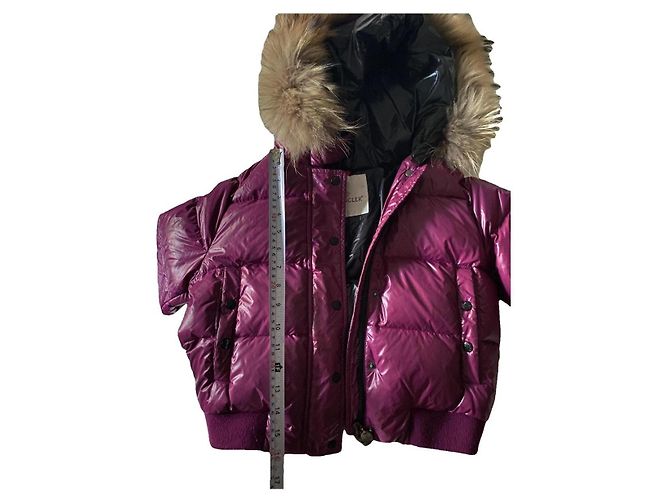 Chaqueta Moncler con capucha Prune Ciruela