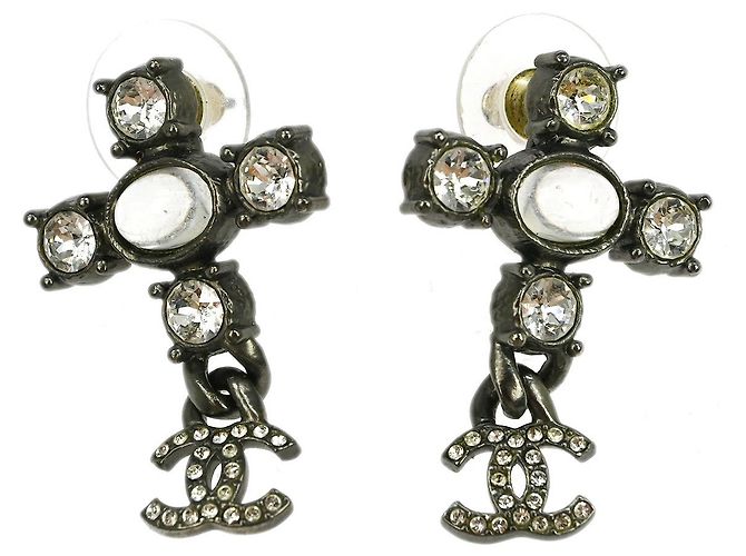Orecchini pendenti Chanel CC in metallo con cristalli Argento
