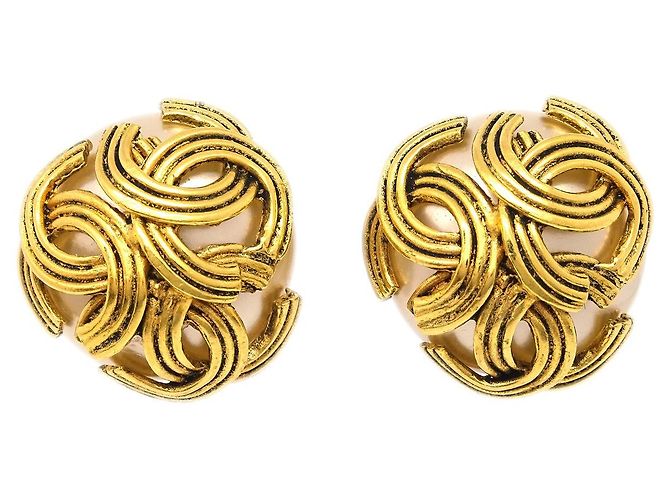 Chanel Vintage Triple cc Metal Golden