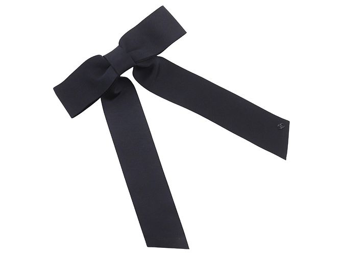 Fermaglio in raso nero Chanel