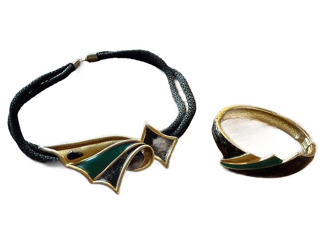 Conjunto Emanuel Ungaro Colar e Pulseira Dourado e Esmalte Preto Verde