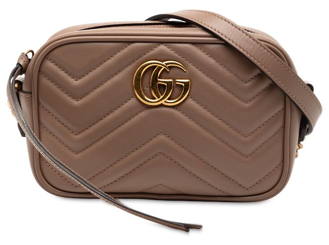 Gucci Mini GG Marmont Matelassé em couro marrom com alça transversal Carne