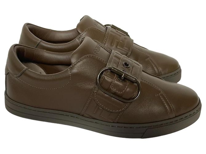 Fendi Sneaker aus Leder Khaki