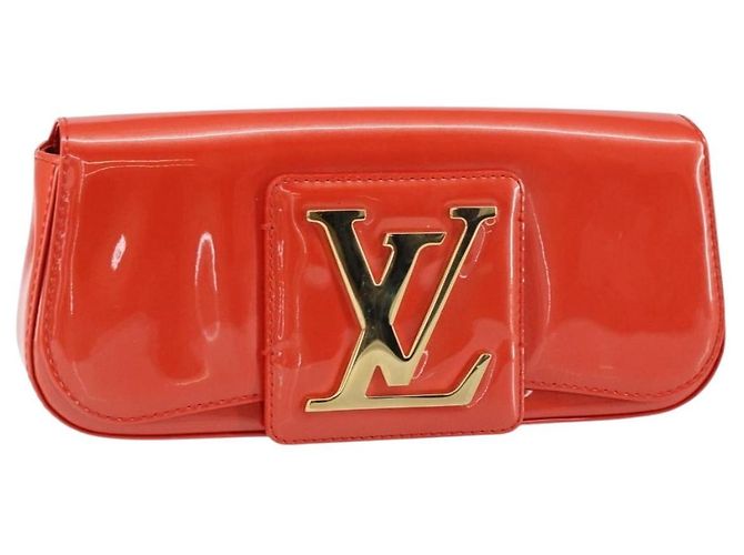 Sobe Clutch aus Lackleder von Louis Vuitton Orange