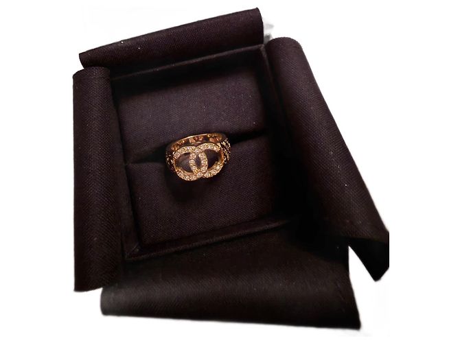 Bague Chanel Dorée avec Strass