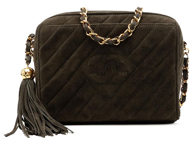 Camera Sac à caméra en daim matelassé diagonal vert CC de Chanel avec pompon en diamant Vert olive