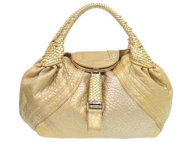 Bolsa Spy Fendi em couro dourado