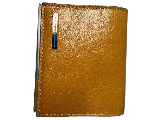Autre Marque Piquadro yellow leather wallet