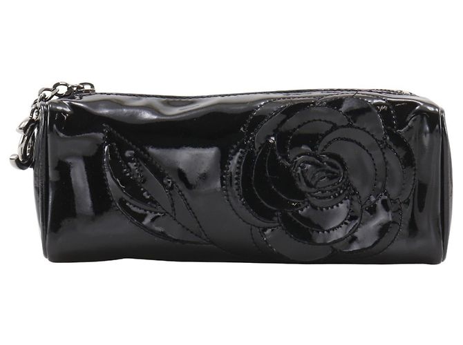 CHANEL Camellia Tasche aus schwarzem Lackleder