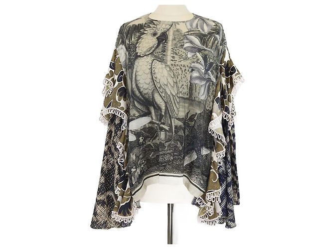 Blusa de seda verde Biyan com estampa de cacatua e mangas drapeadas