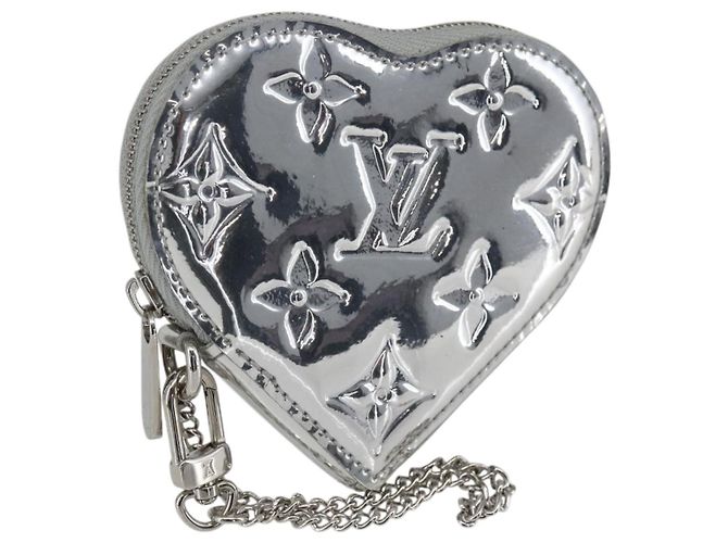 Monedero en forma de corazón Louis Vuitton Monogram Miroir PVC Plata