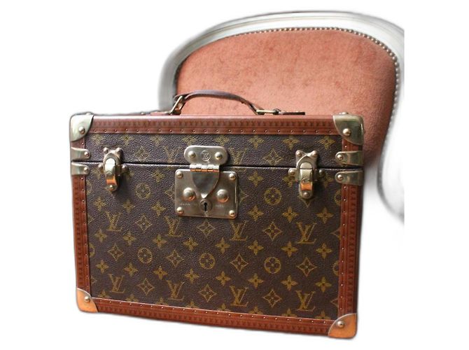 Louis Vuitton Vanity Case Monogram Castanho escuro