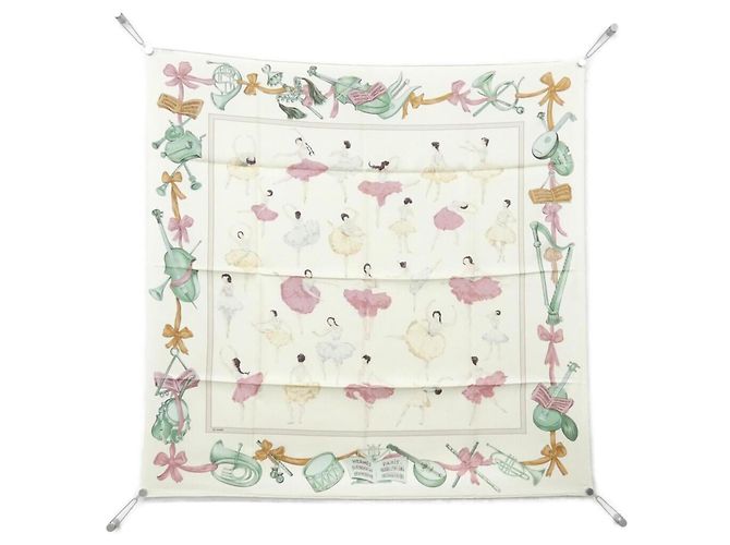 Silk In Hermès Hermès LA DANSE Bufanda Cuadrada Beige Crudo