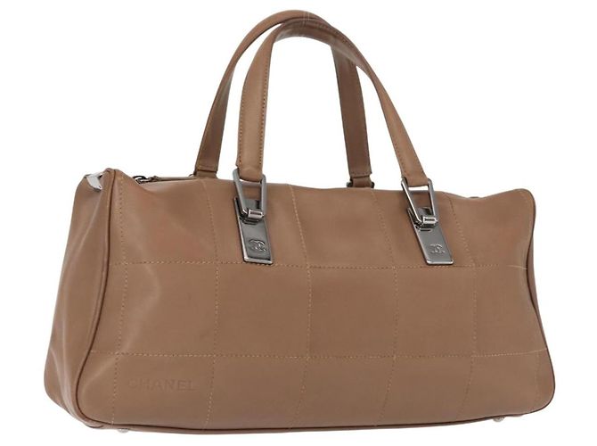 CHANEL Bolsa de Mão Choco Bar em Couro de Cordeiro Marrom com CC Prata Auth 149307