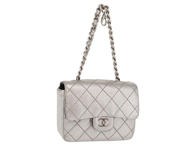 CHANEL Matelassé Kette Handtasche aus Lammleder Silber CC Auth 148202