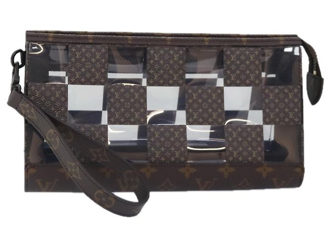 POCHETE STAND DE XADREZ MONOGRAMA LOUIS VUITTON M81588 LV Auth 90498SM