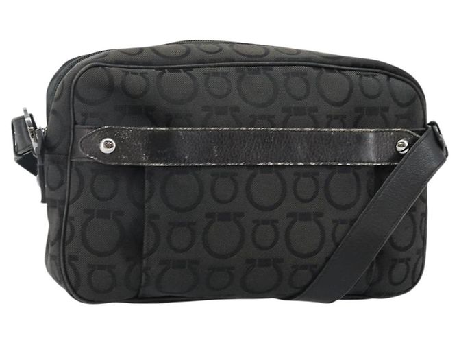 Borsa a Spalla Gancini in Tela Nera e Argento di Salvatore Ferragamo Auth 143219 Nero