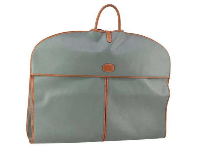 Capa de roupa em couro Valentino verde e dourado Auth bs31394