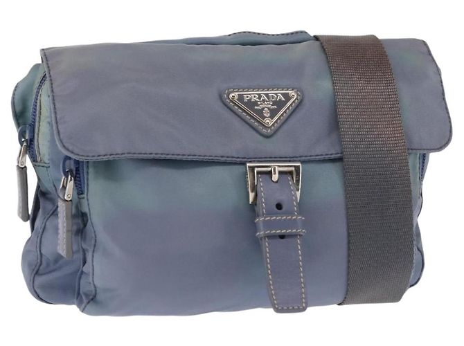 Bolsa de Ombro PRADA em Nylon Azul Claro Auth ki5998
