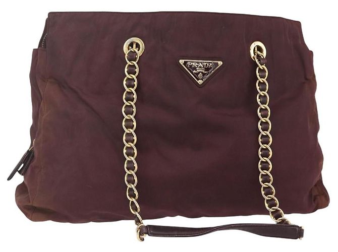 Borsa Tote a Catena Prada in Nylon Bordeaux e Oro Auth ar13821 D'oro Bordò