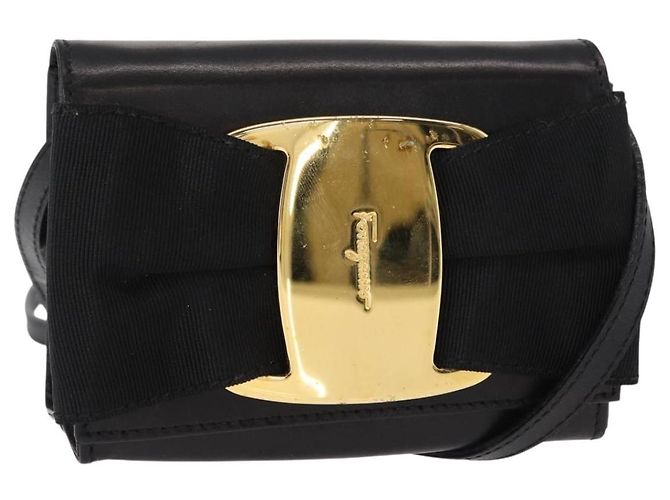 Borsa a Spalla Vala in Pelle Nera e Oro Salvatore Ferragamo Auth ka135 Nero D'oro