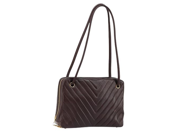 Bolsa de Ombro V stitch CHANEL em Couro de Cordeiro Marrom Ouro CC Auth bs29893