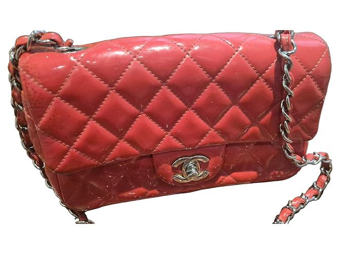 Chanel Handtasche Koralle Lackleder