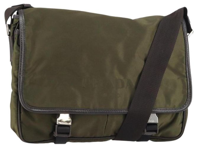 Bolsa de Ombro PRADA em Nylon Caqui Prata Autêntica ka810