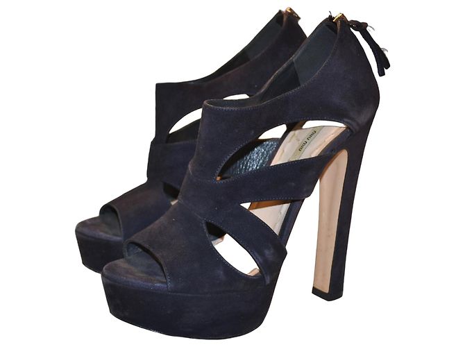 Sandali Miu Miu in scamosciato nero