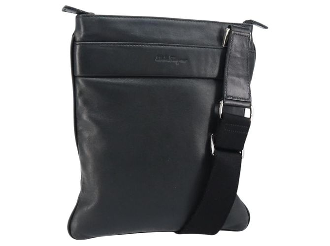 Bolsa de Ombro Salvatore Ferragamo em Couro Preto Prata Auth BA8970