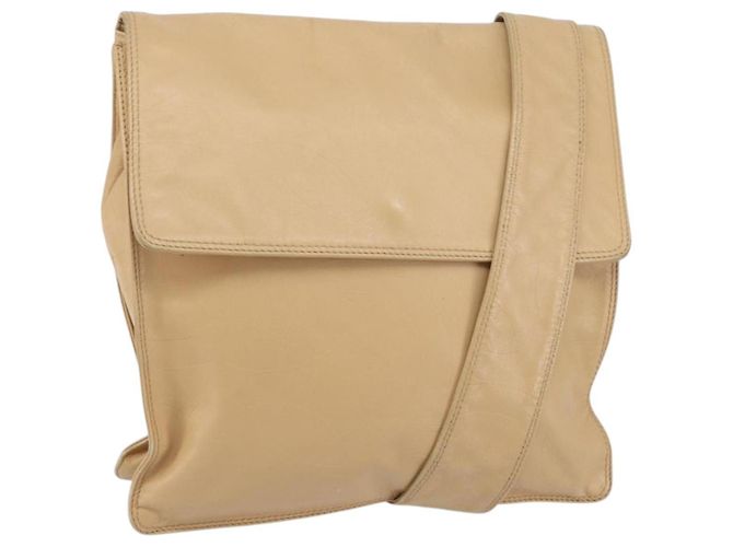Bolsa de Ombro CHANEL em Couro de Cordeiro Bege Ouro CC Auth BA9196