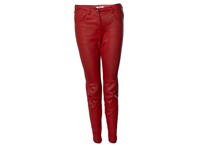 Rote Lederhosen von Givenchy