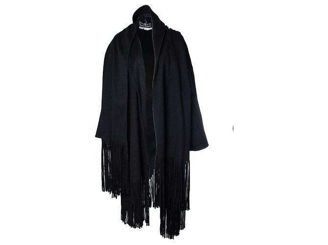 Autre Marque Salvatore Ferragamo, Schwarzer Kaschmir-Cape mit Ärmeln